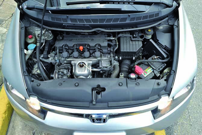 O New Civic conta com motor 1.8 litro de 140 cv de potência, com coletor variável e comando de válvulas variável