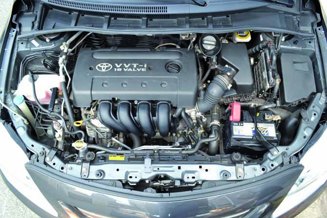 O motor do Toyota Corolla conta com comando de válvulas variável e rende 136 cv de potência
