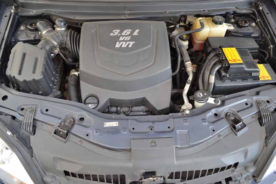 Mais potente, o V6 da GM gera 261 cv de potência a 6.500 rpm e torque máximo de 33 Kgmf a 2.100 rpm